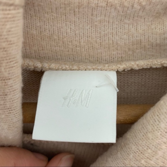 [H&M] Cream Light Tan Cowl Neck Long Sleeve Pullover Top - Picture 5 of 9